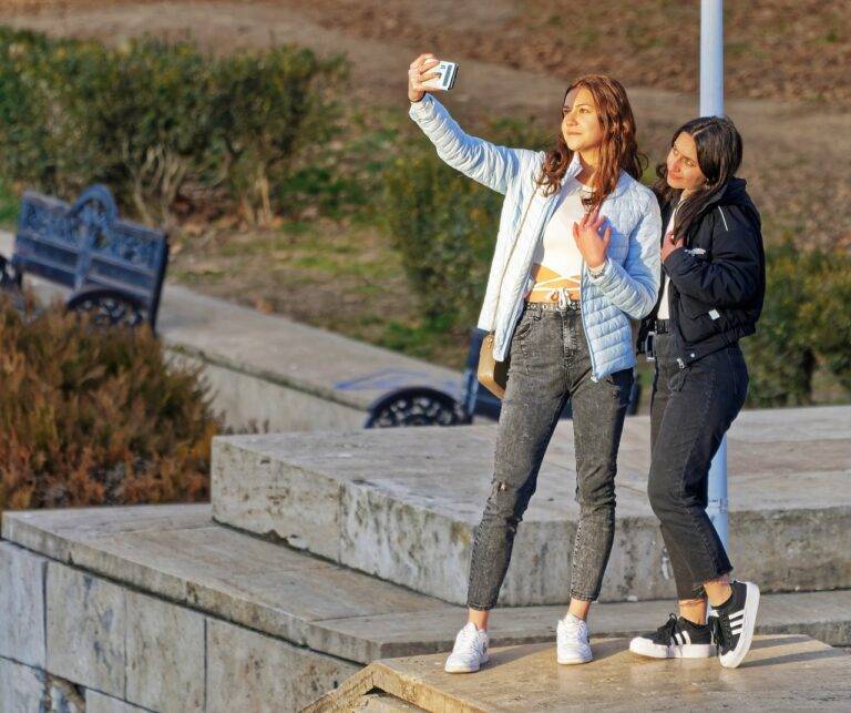 The Benefits of Mindful Movement: Improving Physical and Mental Health Through Exercise